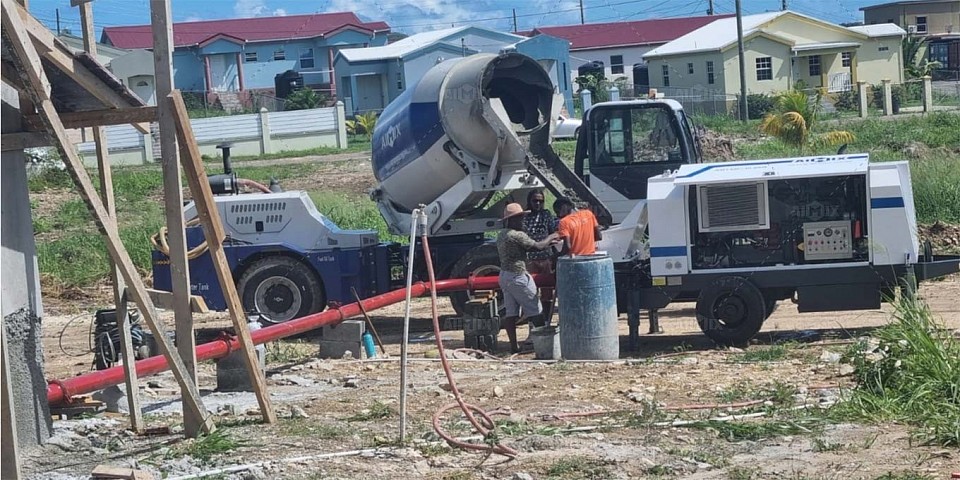 self loading concrete mixer and trailer pump